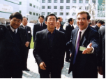 原陜西省省長(zhǎng)賈治邦視察利君